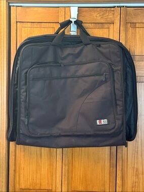 Black Men’s lightweight Travel Garment Bag with Front Pocket